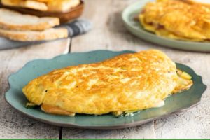 Receita de Omelete com Queijo: A Delícia Matinal que Você PrecisaReceita de Omelete com Queijo: A Delícia Matinal que Você Precisa